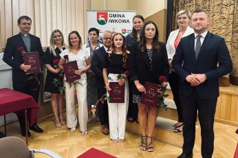 Wręczenie powierzenia funkcji dyrektora oraz aktów nadania stopnia awansu zawodowego nauczyciela