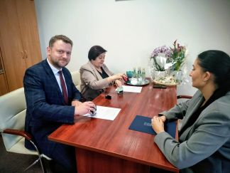 Podpisanie umowy na realizację inwestycji rowerowej w Gminie Iwkowa