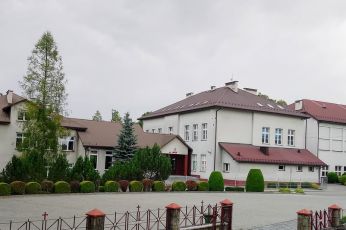 Głęboka termomodernizacja budynku szkoły wraz z salą gimnastyczną w miejscowości Iwkowa